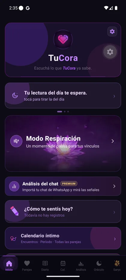 Pantalla de inicio de TuCora con el acceso al análisis del chat, el modo respiración y el calendario íntimo